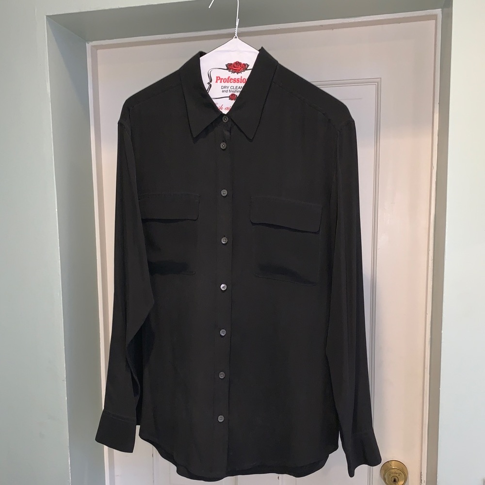 Equipment sizeS black silk blouse